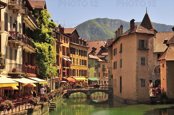 Bridge over the river Thiou in the old town