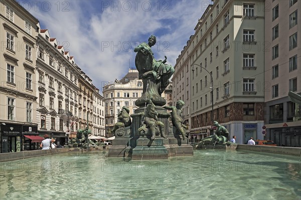 Donnerbrunnen fountain