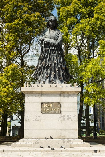 Statue to the women victims of the atomic bomb