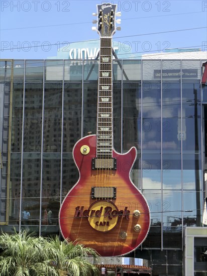Huge guitar attached to the facade of the HardRock Cafe on the Las Vegas Strip