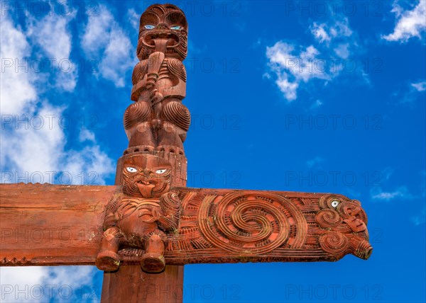 Maori carvings