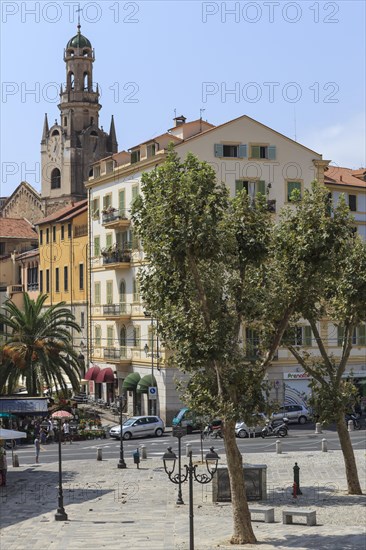 Historic centre and Saint Syrus Cathedral