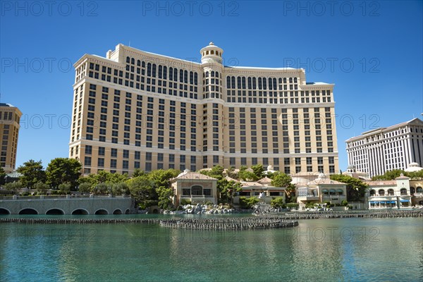 Hotel Bellagio with artificial lake