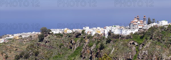 View of the town with the Church of El Pilar