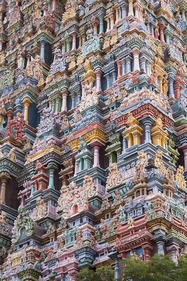 Ornate statues on the Meenakshi Amman Temple