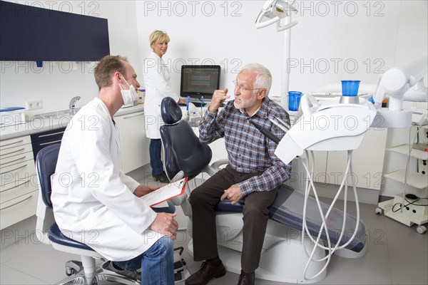 Senior at the dentist