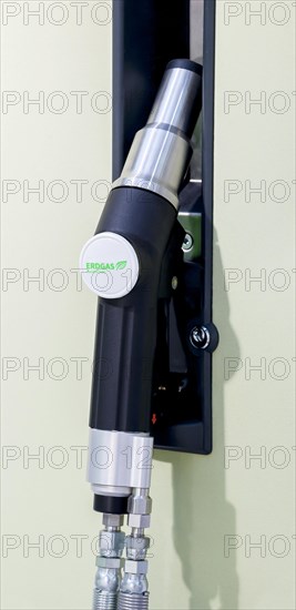 Gas pump nozzle