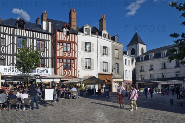 Sidewalk cafe on the market square