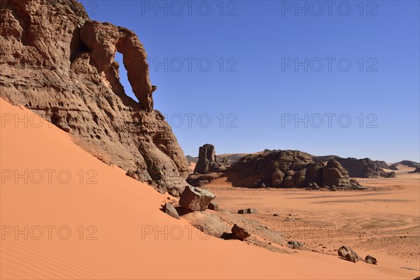 Natural arch at Tin Merzouga