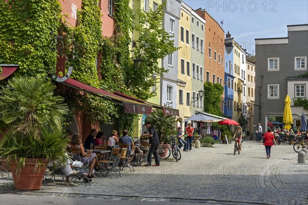 Town houses and Gasthof Roter Turm guesthouse