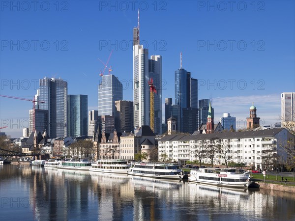 Skyline of Frankfurt with the buildings of Opernturm