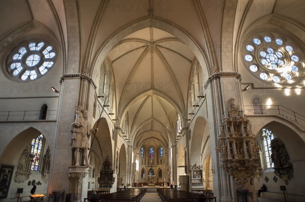 Interior vault with chancel