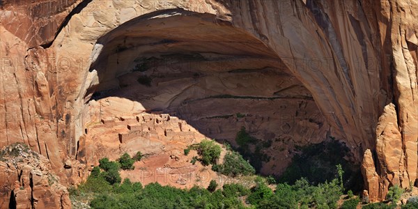 Former cliff dwellings of the Anasazi