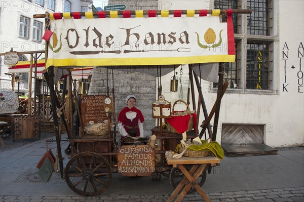 Vending cart of the Olde Hansa restaurant