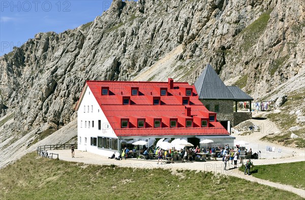 Tierser-Alpl-Hutte mountain hut below the Rosszahne