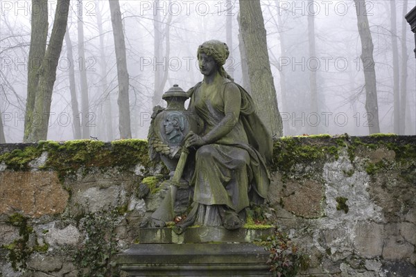 Old grave sculpture