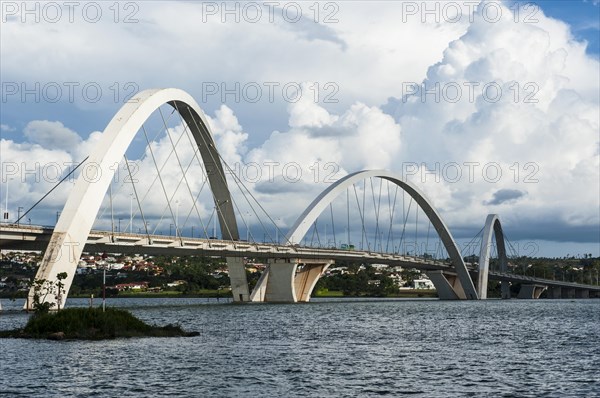 Juscelino Kubitschek Bridge