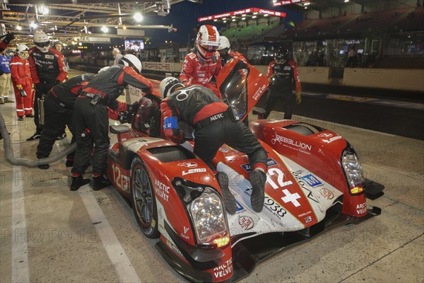 Lola B12 60-Toyota