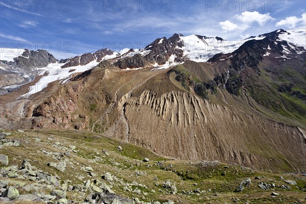 View from Weisskugel Hut towards Weisskugel Mountain and the glaciers of Langtauferer Ferner and Barenbartferner
