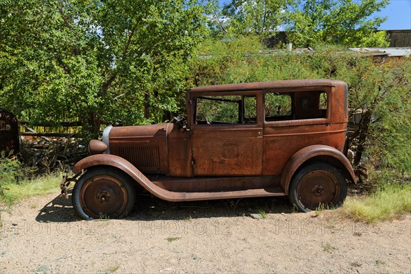 Rusty American police car