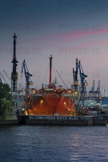 Port of Hamburg with tanker in 'Elbe 17' drydock