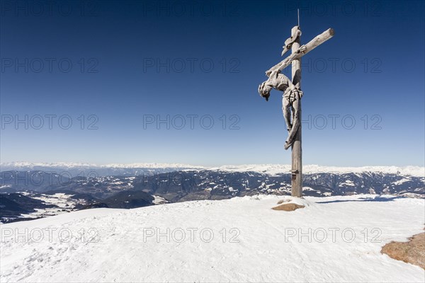 Summit cross on the Raschotz or Rasciesa mountain