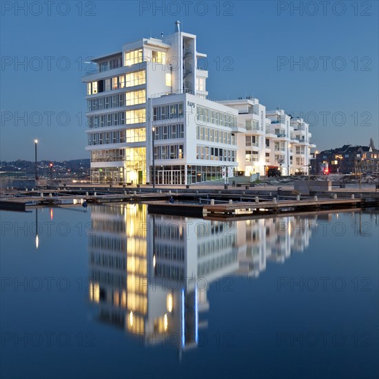 Phoenix Lake with the Facharztzentrum medical centre at the blue hour