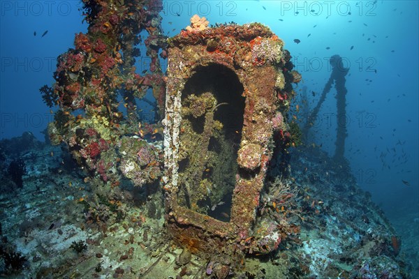 Ship superstructures at Skipjack II wreck