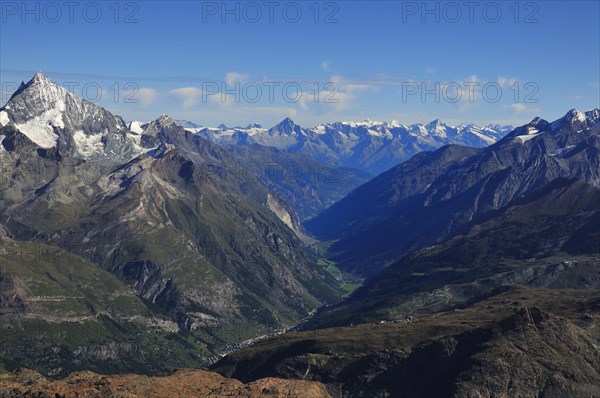 View from Klein Matterhorn on the Matter Valley