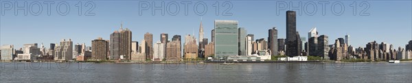 Skyline of Manhattan with the United Nations Headquarters