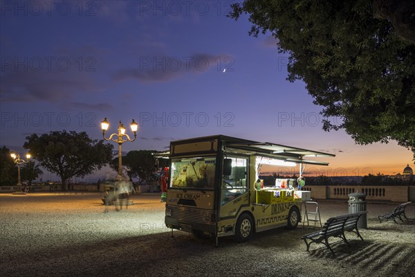 Snack van at the Pincio