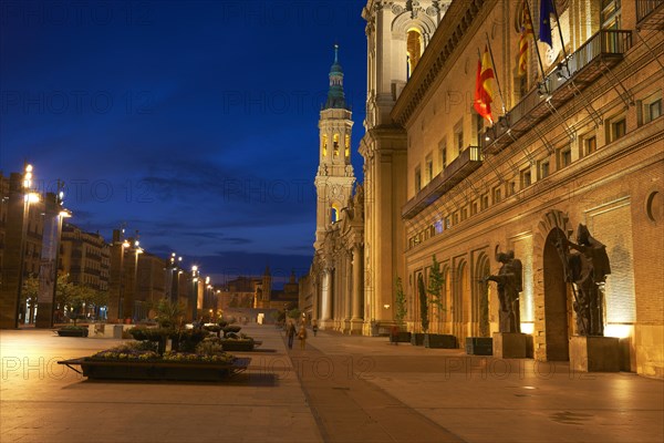 Plaza del Pilar square