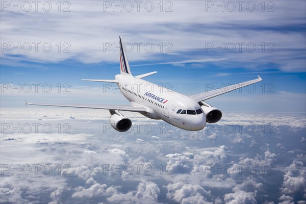 Air France Airbus A318-111 in flight