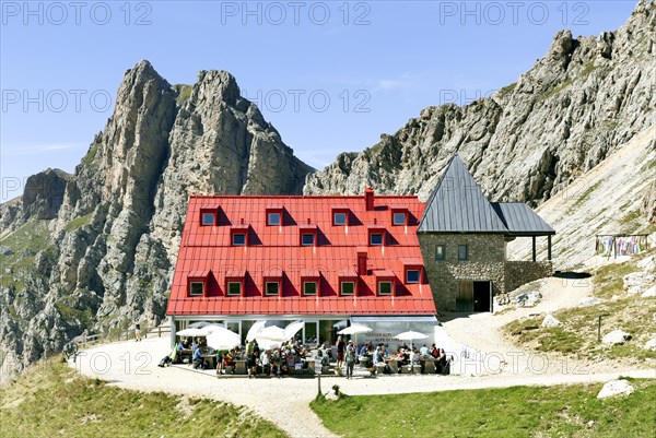 Tierser-Alpl-Hutte mountain hut below the Rosszahne