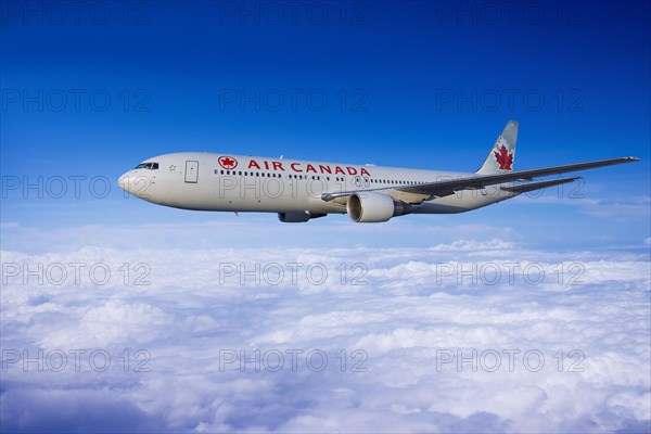 Air Canada Boeing 767-333 ER in flight