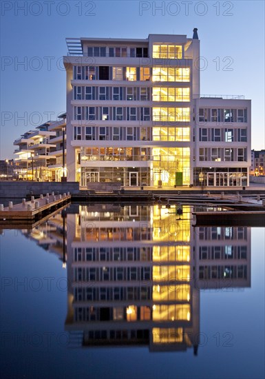 Phoenix Lake with the Facharztzentrum medical centre at the blue hour