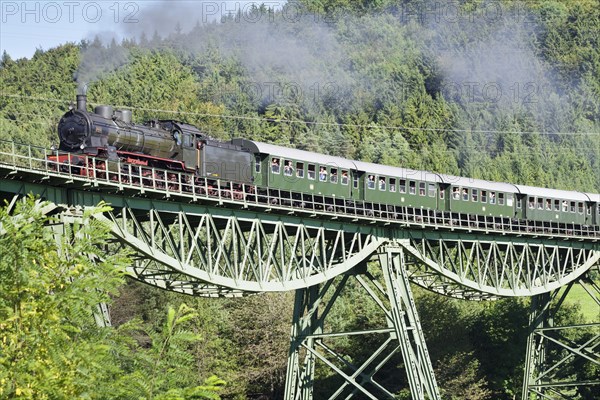 Sauschwanzlebahn train on the Biesenbach Viaduct