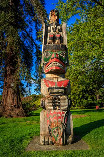 Maori carving