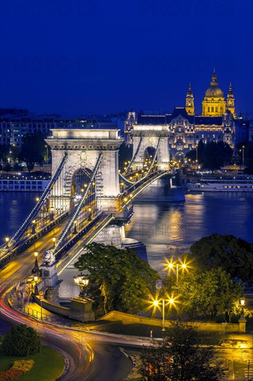 Chain Bridge with St. Stephen's Basilica at the blue hour