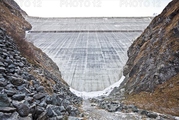 Largest concrete dam in Switzerland