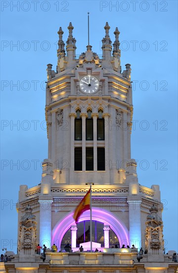 Party on the observation deck of the Cibeles Palace