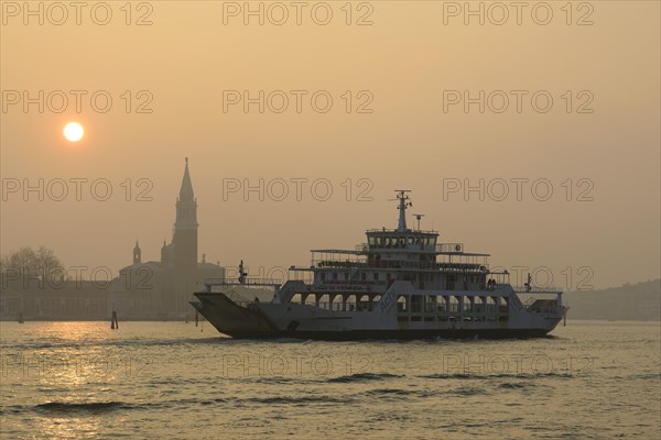 Ferry on the Bacino San Marco in front of the church of San Giorgio Maggiore