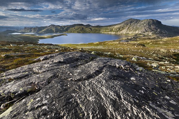 Heddersvatn Lake with Heddersfjell plateau near Rjukan