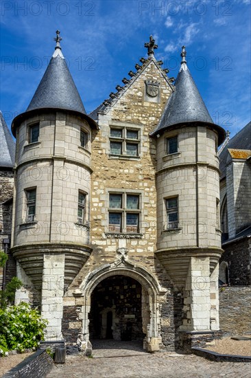 Entrance of the fortified gateway of the Chatelet