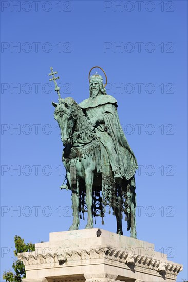 Equestrian statue of King Stephen I