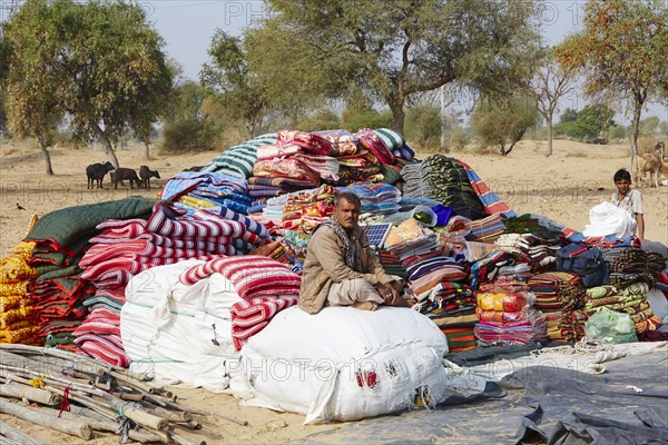 Mobile traders with carpets