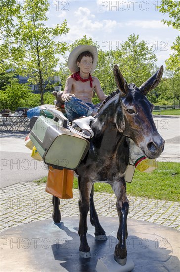 Sculpture 'Go' by Pia Stadtbaumer in Petuelpark