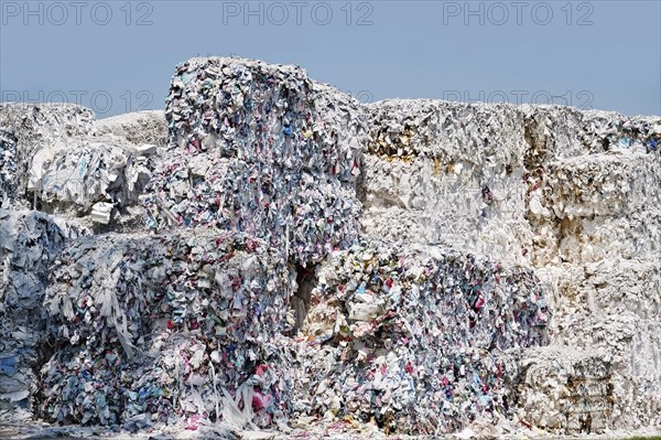 Waste paper or recovered paper