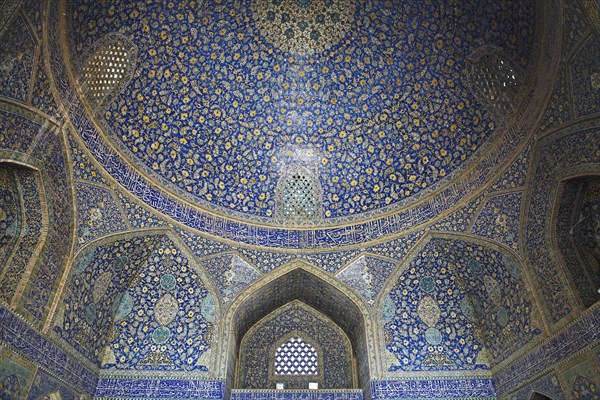 Dome ceiling of the prayer hall