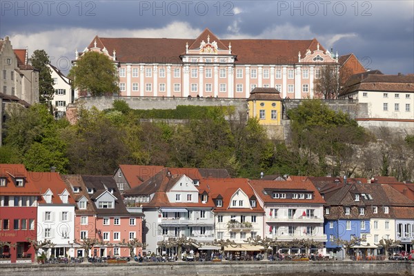 Lakeside promenade with Neues Schloss